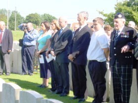 The Chavasse family members at Brandhoek New Military Cemetery 4 August 2007 (Photo courtesy of http://www.wo1.be/)